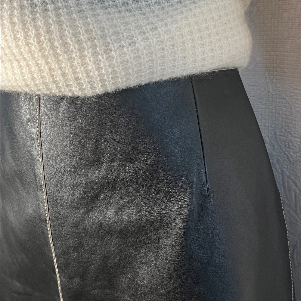 Escada cutwork leather skirt size 36/4 - Picture 4 of 12